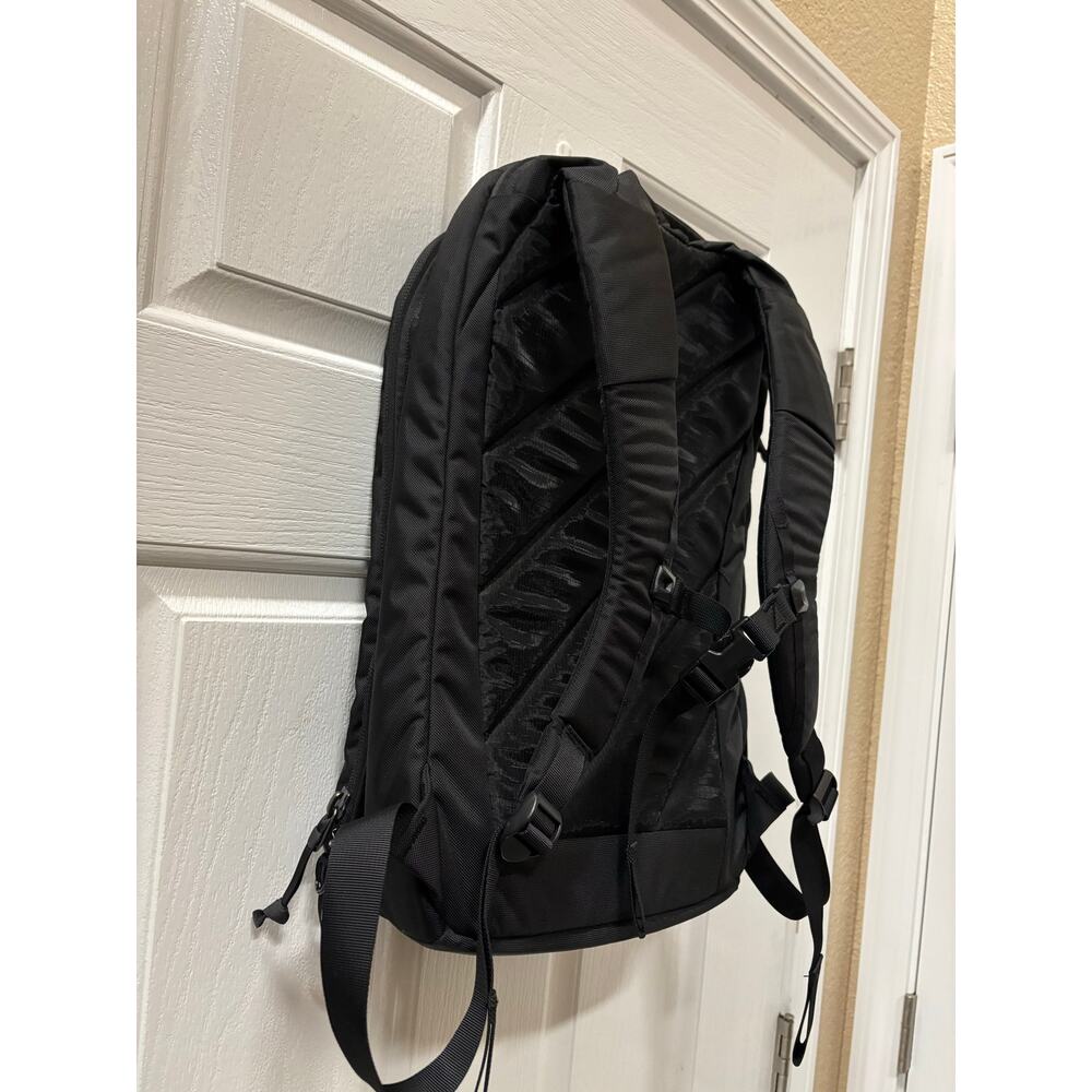 Evergoods CPL24 24L Civic Panel Loader Black EDC Travel Laptop Backpack - Picture 6 of 15